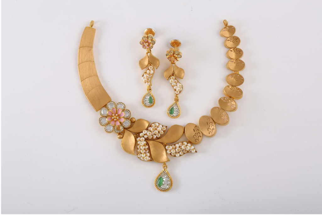 Choker Necklace – A Timeless Trend in Fashion